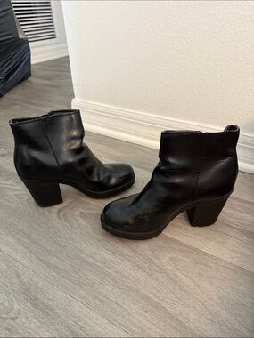 Classic Black Leather Ankle Boots - Women's
